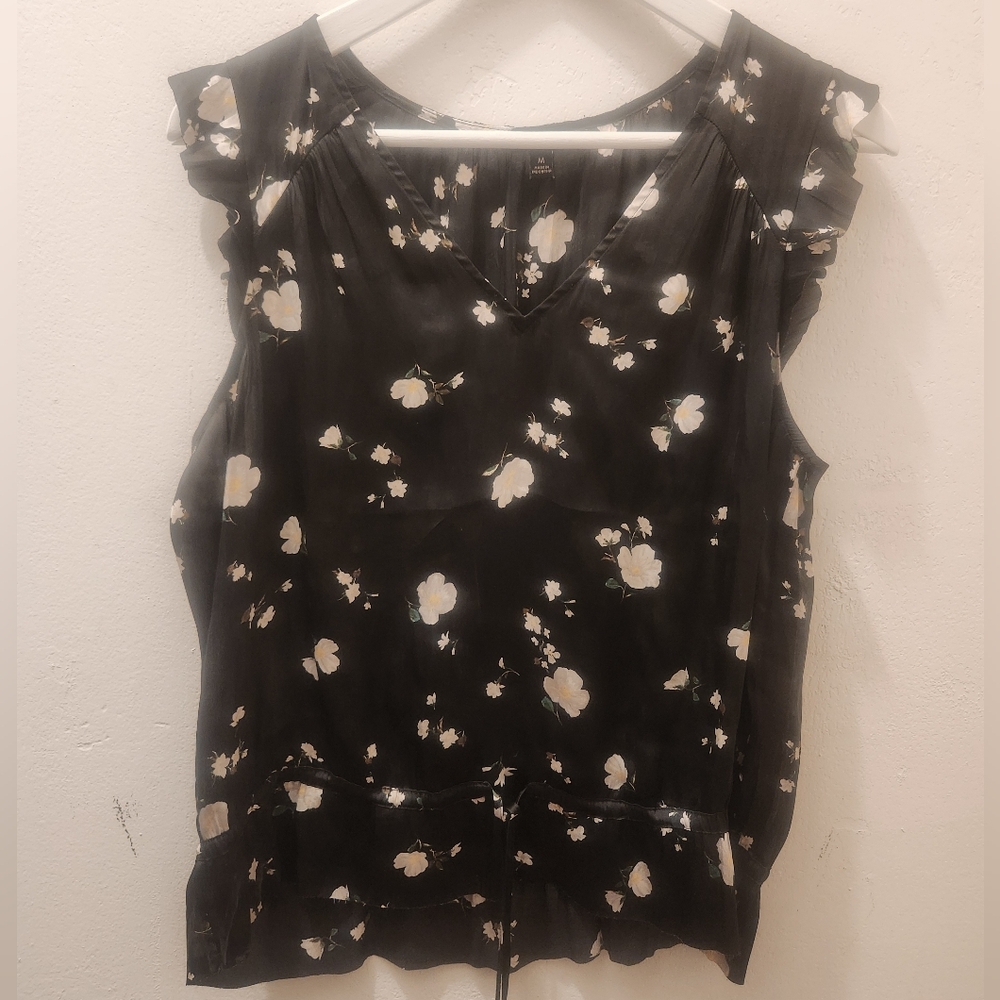Banana Republic | V Neck Sleeveless Floral Blouse